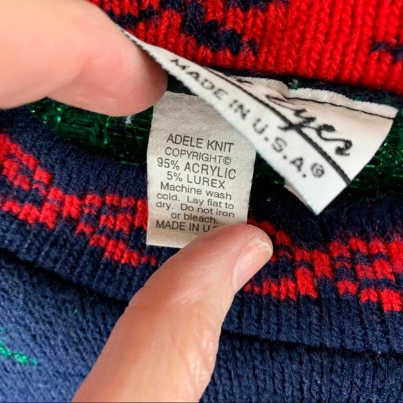 Private Eyes Christmas Sweater Teddy Bear & Holly - Picture 3 of 4